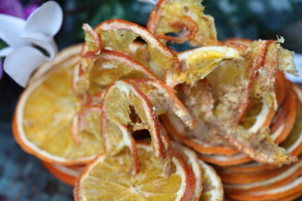 Orange cinnamon ginger crisps closeup 9