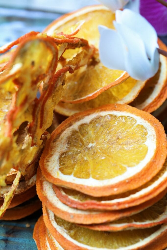Orange cinnamon ginger crisps closeup 14